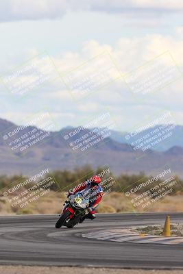 media/Nov-16-2025-Race Pace (Sun) [[8c5fa54630]]/Non Verified Riders (1st 20 Minutes)/5-Turn 15 (110pm)/